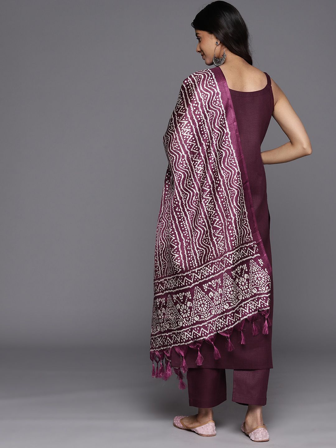 Violet Violet Solid Sleeveless Kurta With Trousers & Bandhani Printed Dupatta