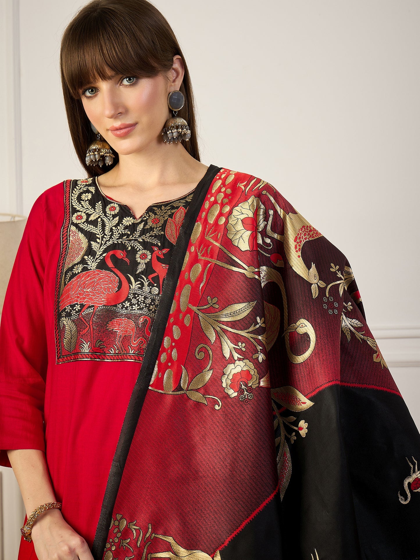 Dhiyona VV Sitara Red and Black Cotton Silk Blend Kurta Set With Jacquard Woven Meenakari Dupatta