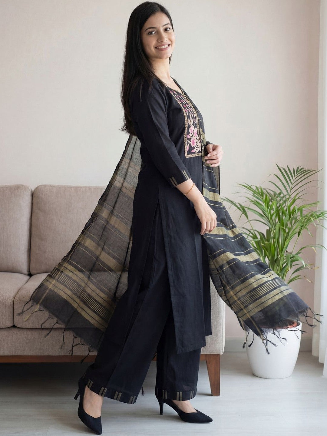 Floral Embroidered Regular Thread Work Pure Cotton Kurta with Palazzos & Dupatta