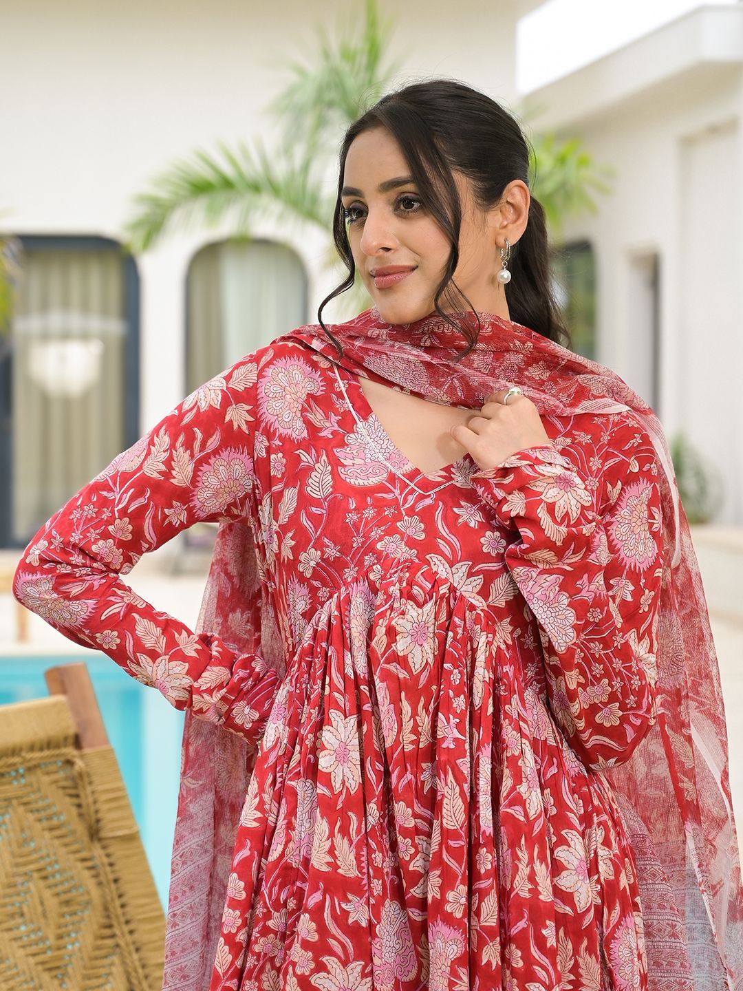 Dhiyona KL Women Floral Printed Gotta Patti V-Neck Empire Kurta with Trouser And Dupatta
