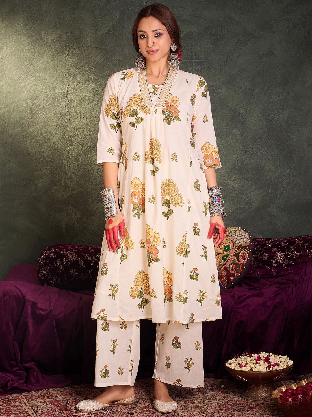 Buy Dhiyona IE Floral Printed Pure Cotton V-Neck A-Line Kurta With Palazzos  Online At Low Price  Dhiyona Fashion
