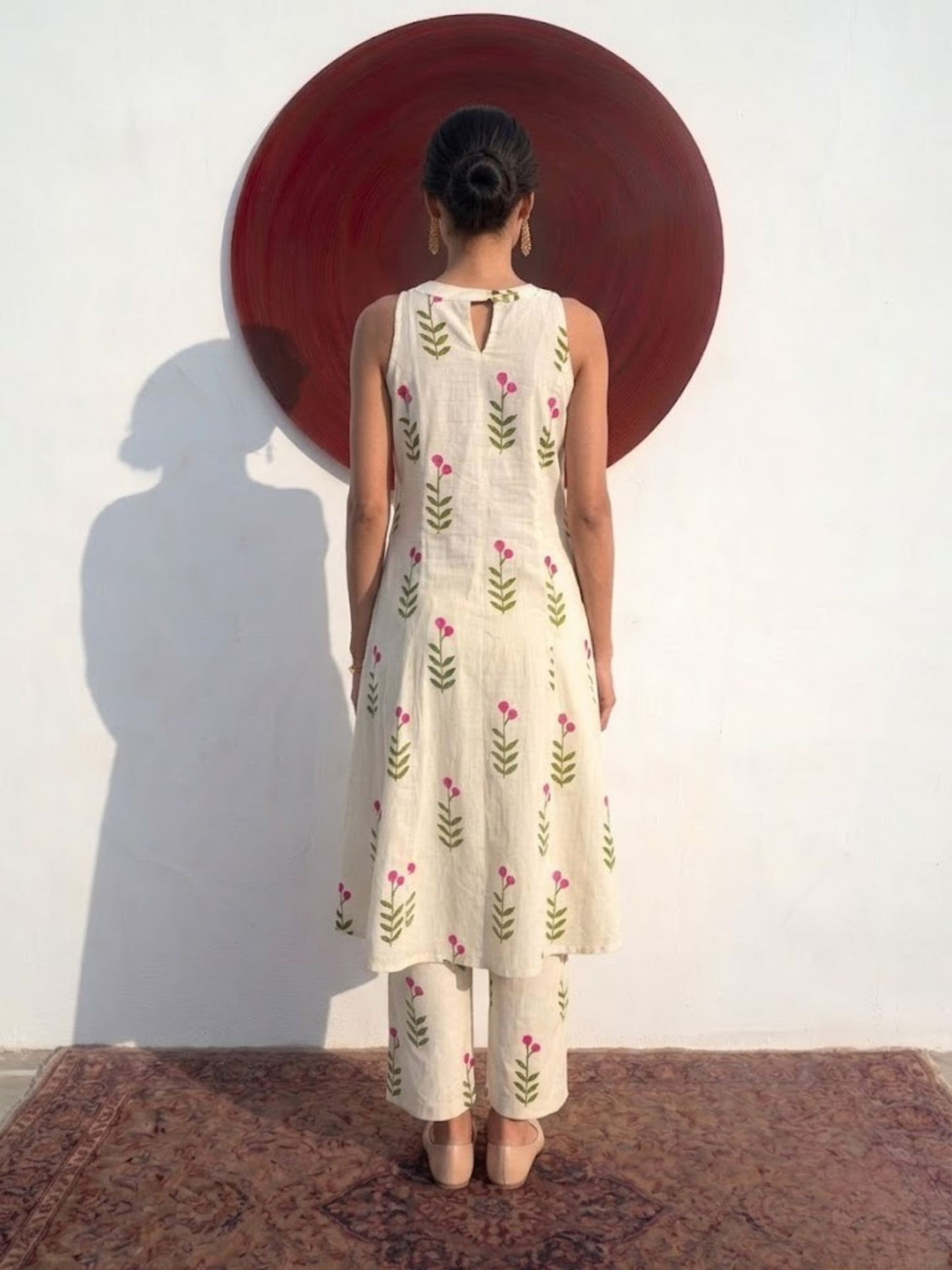 Dhiyona ST 2 pc SET - Floral White Printed Cotton Cambric Sleeveless Kurta and Pant