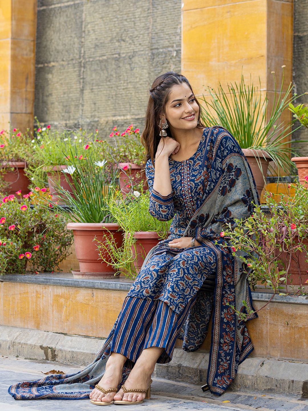 Dhiyona KL Floral Printed Thread Work Straight Kurta With Trousers & Dupatta