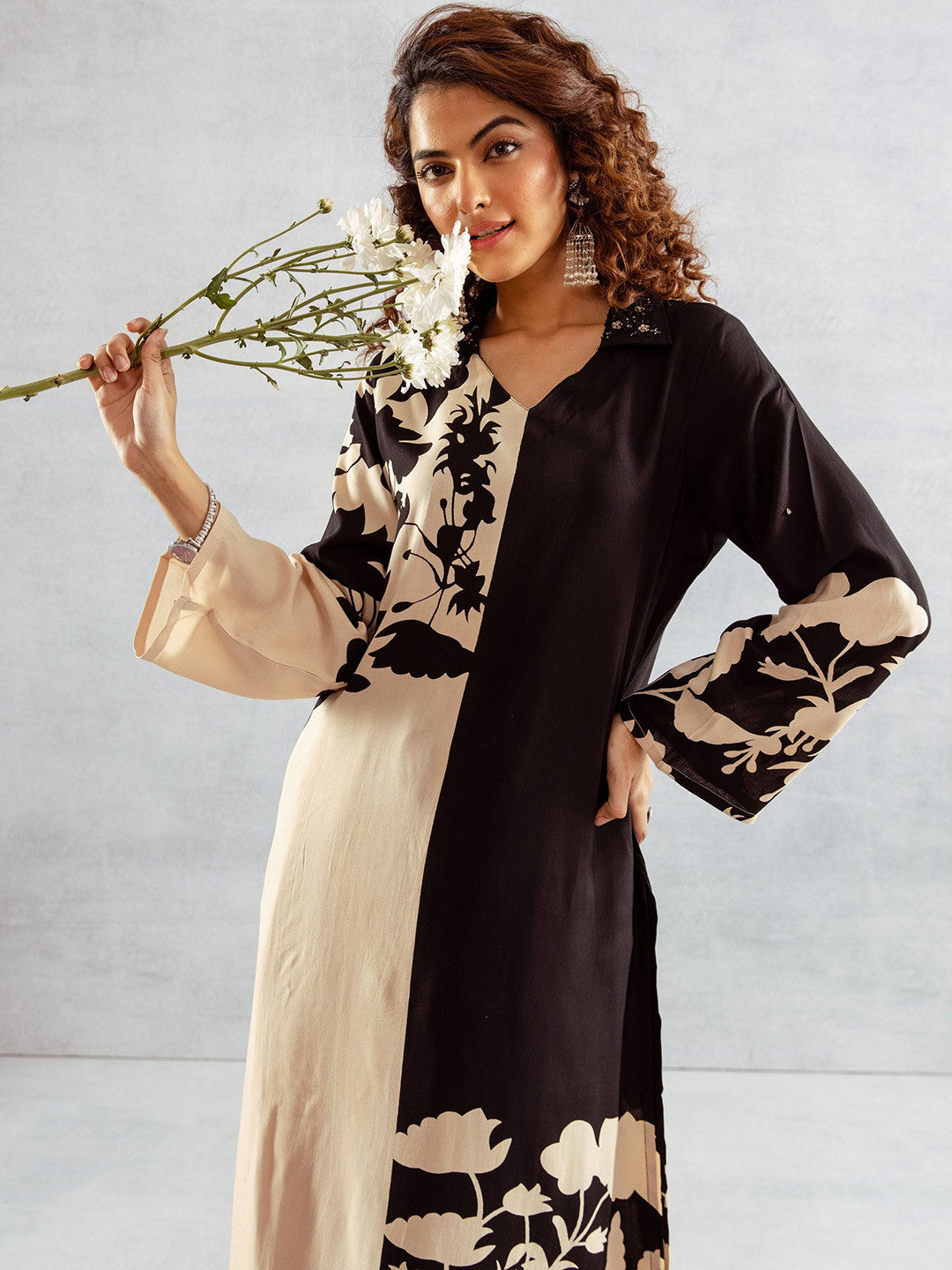 Floral Printed V-Neck Straight Kurta With Palazzos
