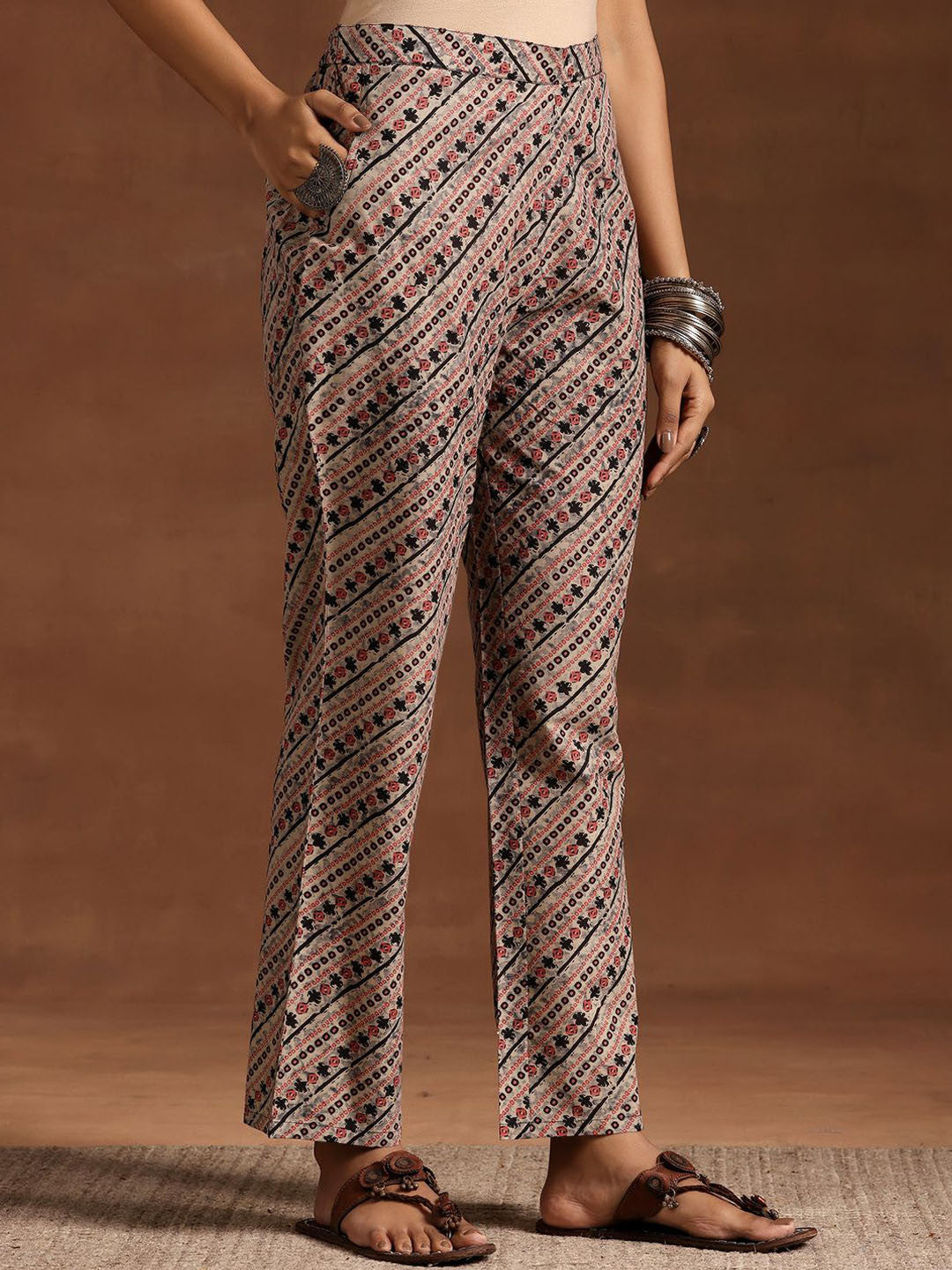 Women Floral Printed Regular Mirror Work Kurta with Trousers
