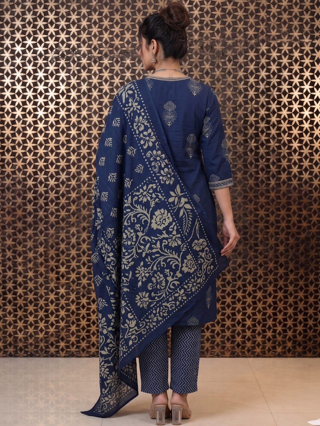 Printed Pure Cotton V-Neck Kurta & Trousers With Dupatta