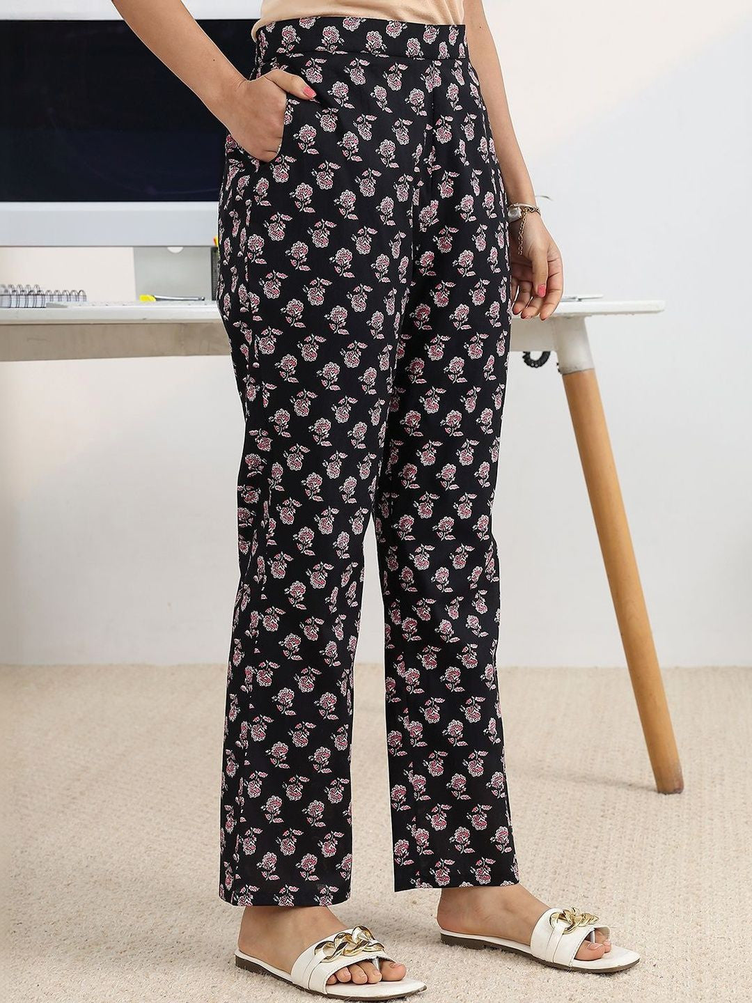 Women Floral Printed Panelled Kurta with Trousers & With Dupatta