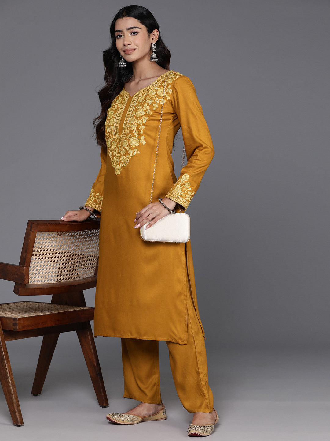 Women Floral Yoke Design Regular Thread Work Kurta with Palazzos