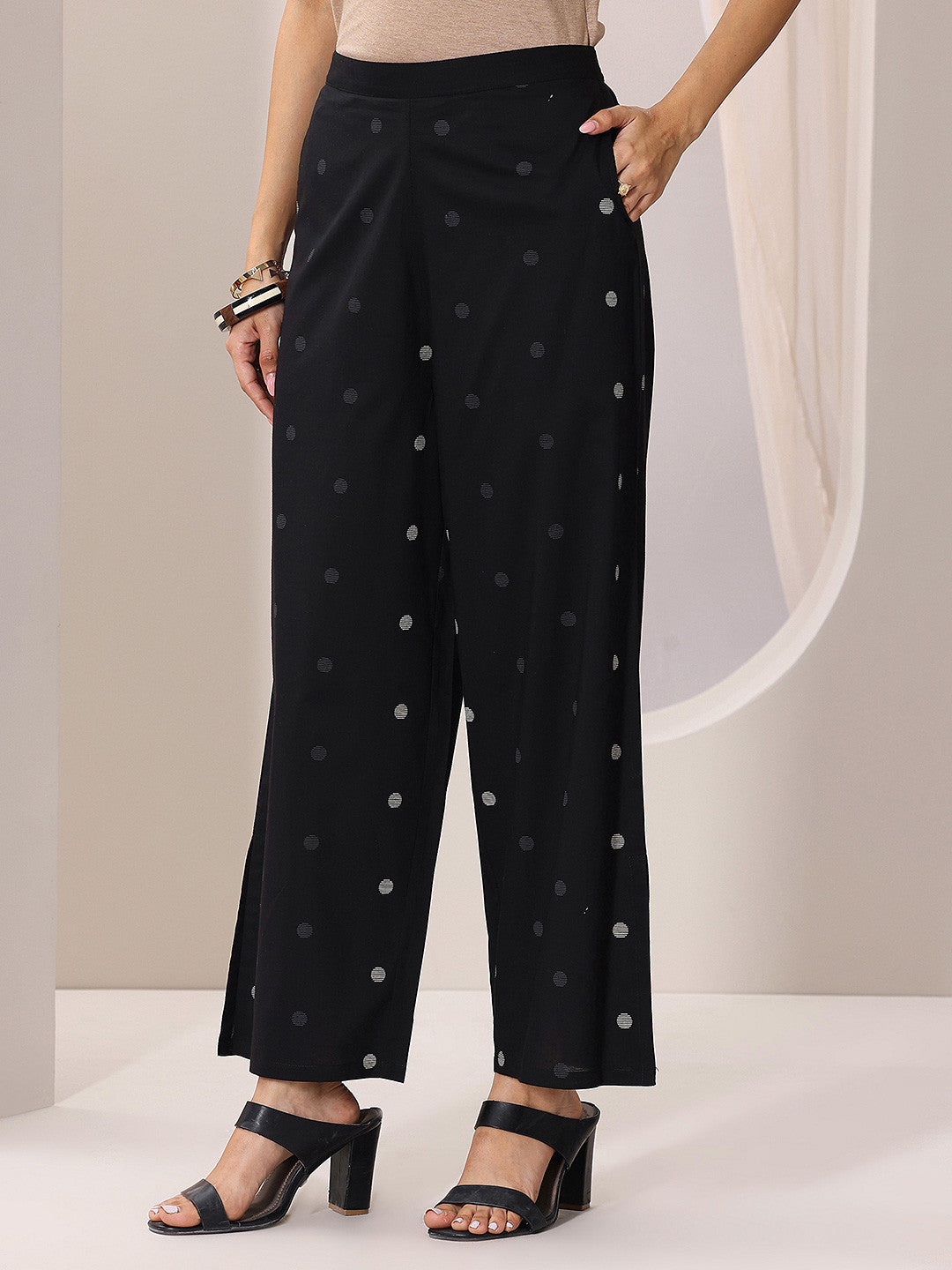 Geometric Printed V-Neck Straight Kurta With Palazzos