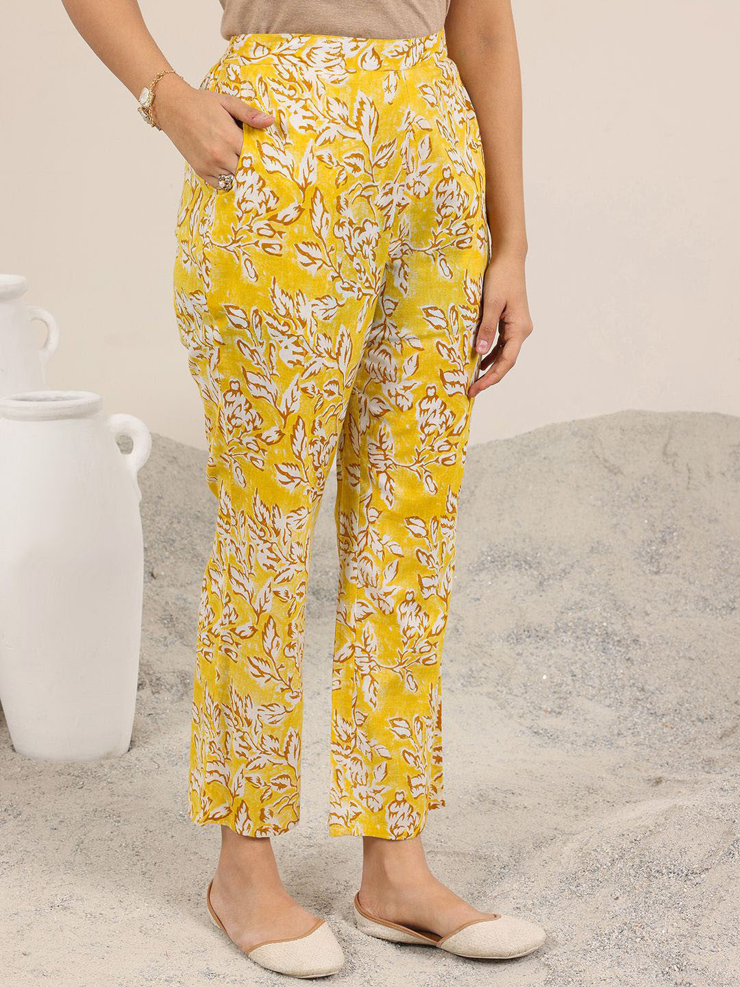 Floral Printed V-Neck A-Line Kurta With Trousers