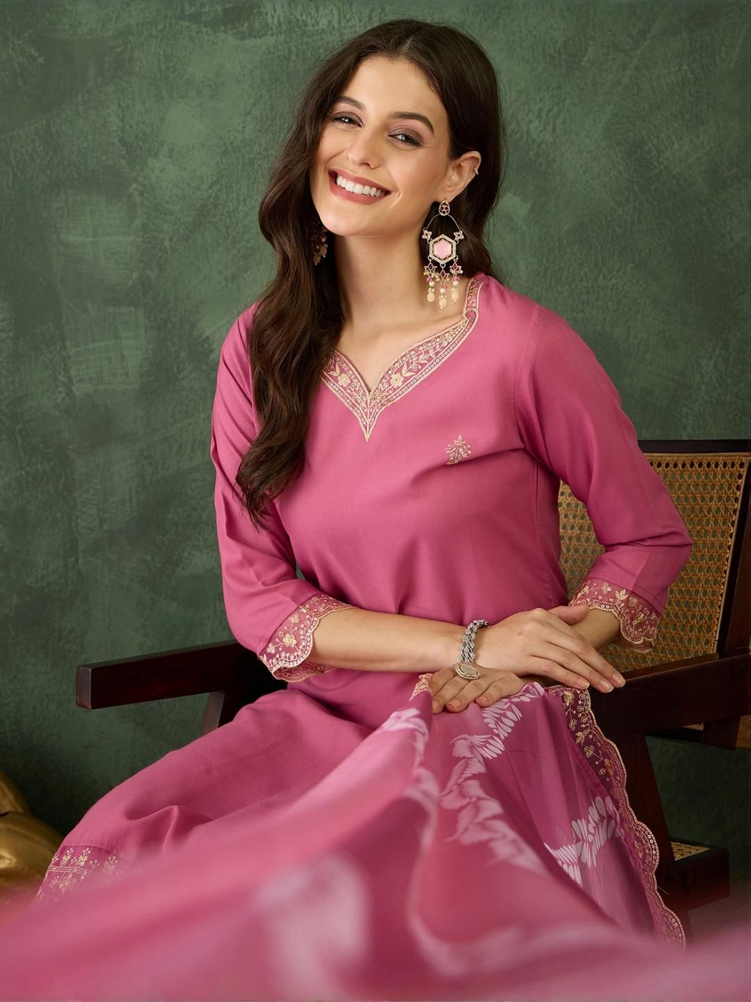 Dhiyona KL Women Pink Viscose Rayon Kurta Sets