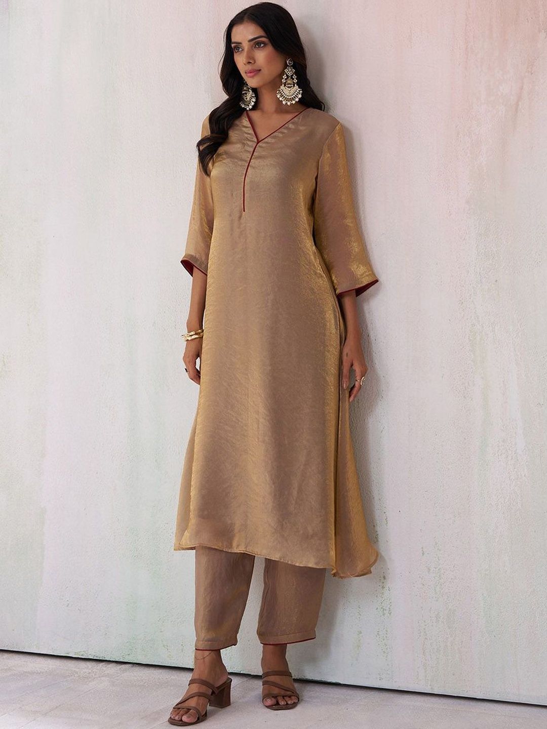 Dhiyona CH V-Neck Regular A-Line Kurta With Trousers