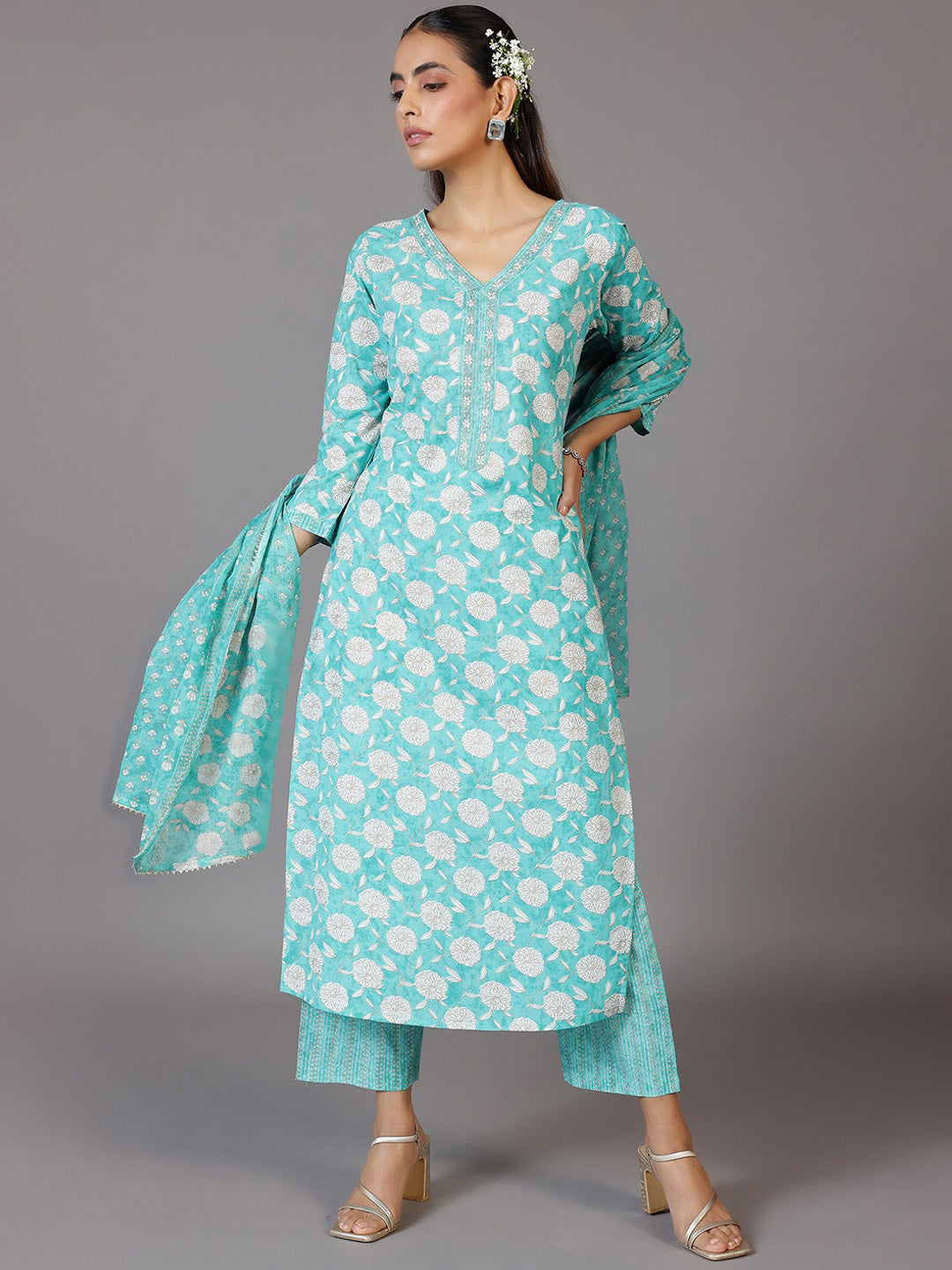 Floral Printed V-Neck Three-Quarter Sleeves Pure Cotton Kurta Set