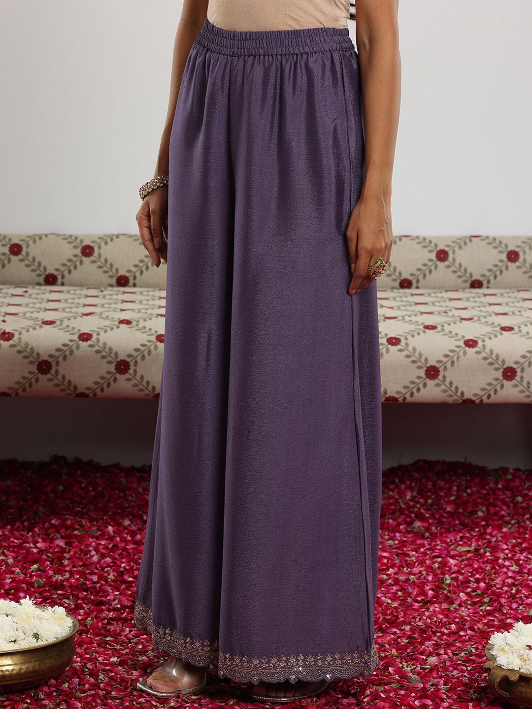 Dhiyona LL Women Floral Embroidered Regular Kurta with Palazzos & With Dupatta