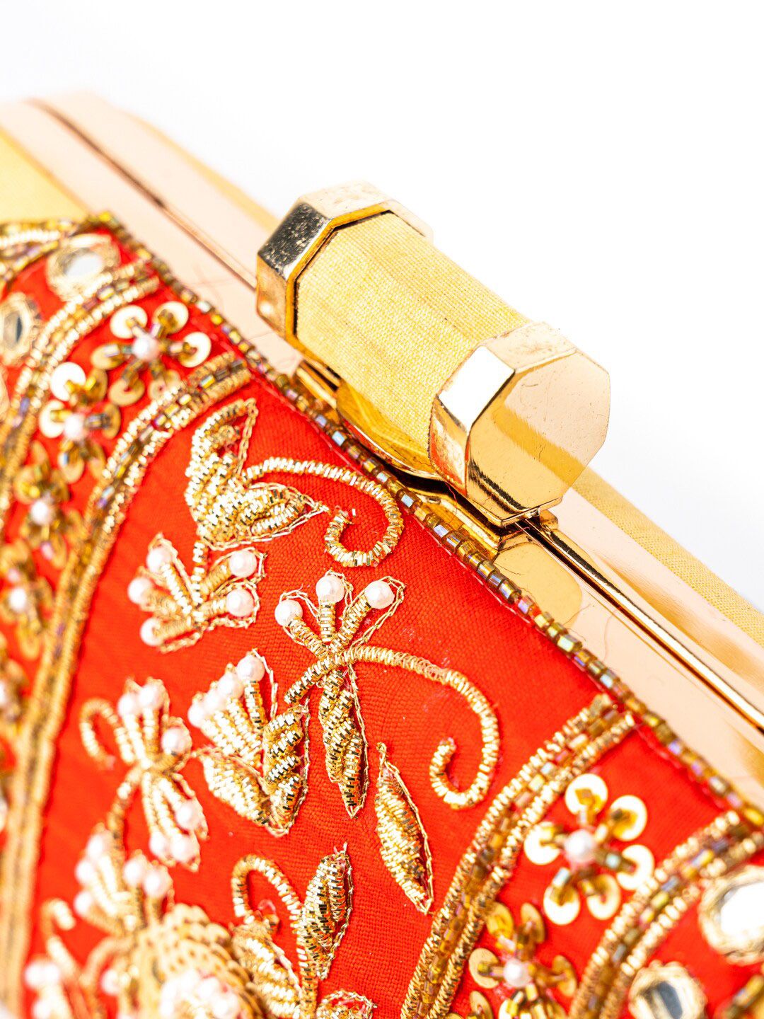 Dhiyona NR Women Red Clutches