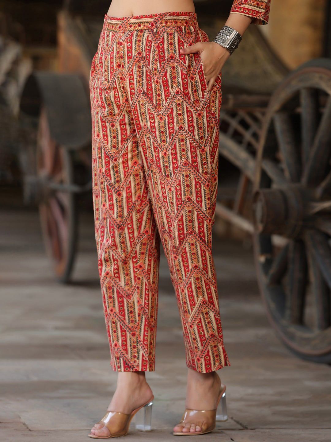 Dhiyona RR Women's Printed Notch Neck Pure Cotton Straight Kurta With Trousers & Dupatta