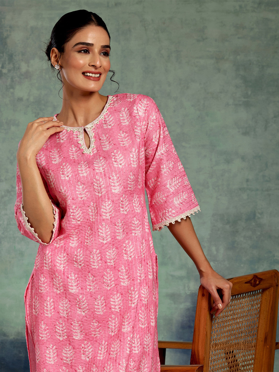 Pink Floral Printed Gotta Patti Straight Kurta With Trousers