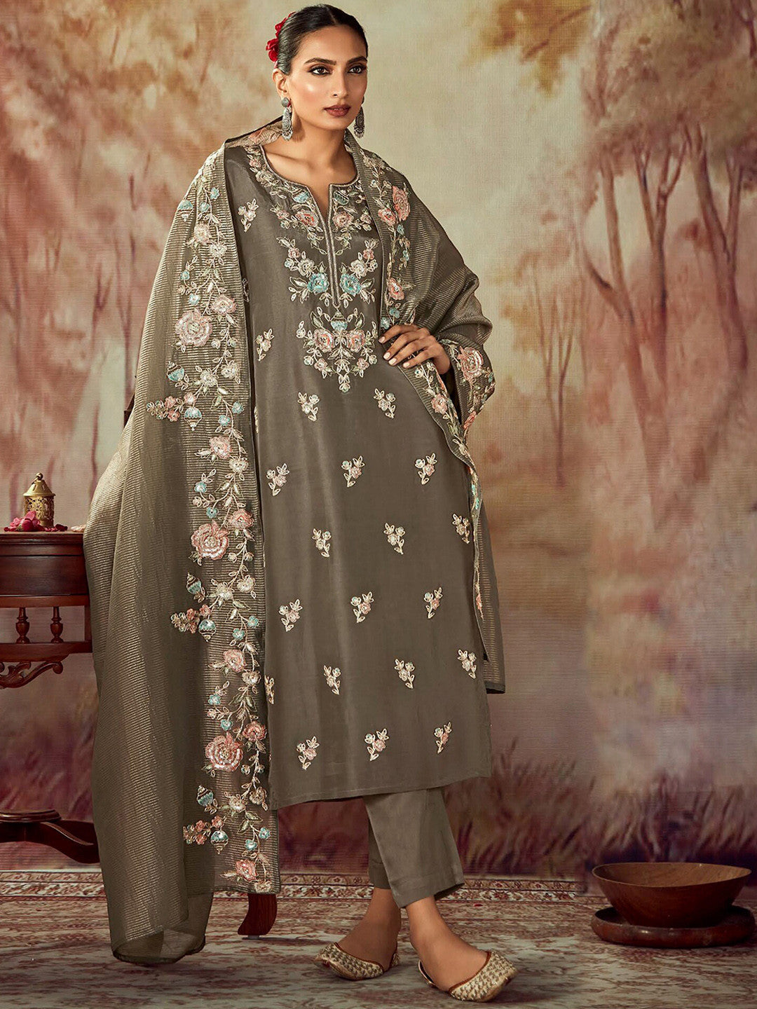 Floral Embroidered Regular Thread Work Chanderi Silk Straight Kurta Set