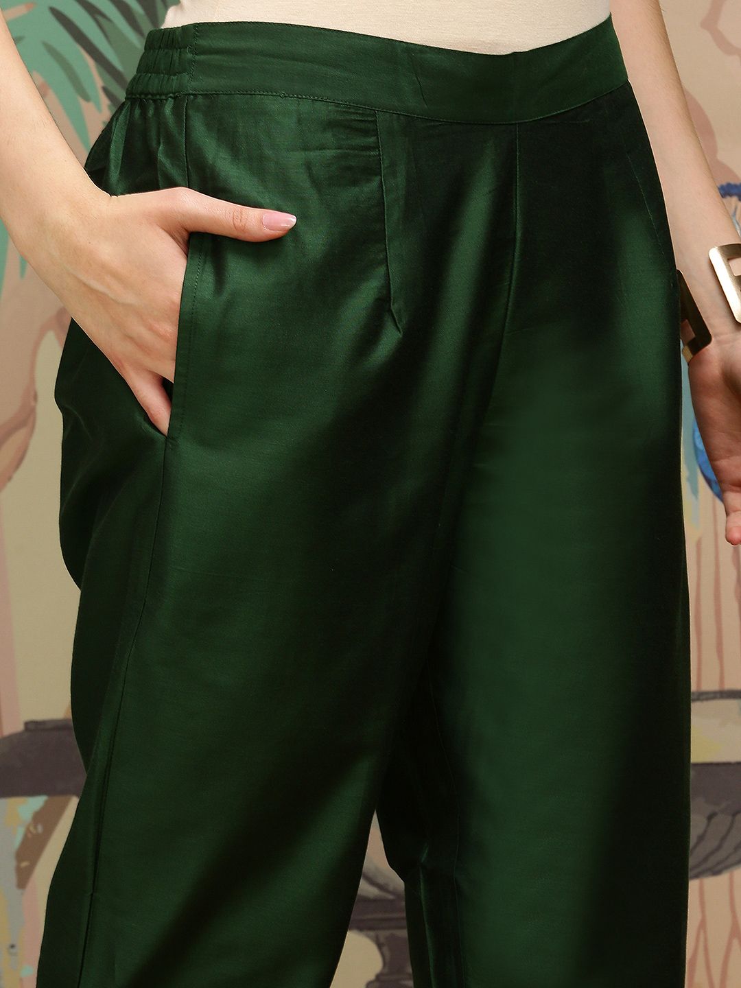 Dhiyona IS Women's Green Thread Work Silk Crepe Straight Kurta With Trousers & Dupatta