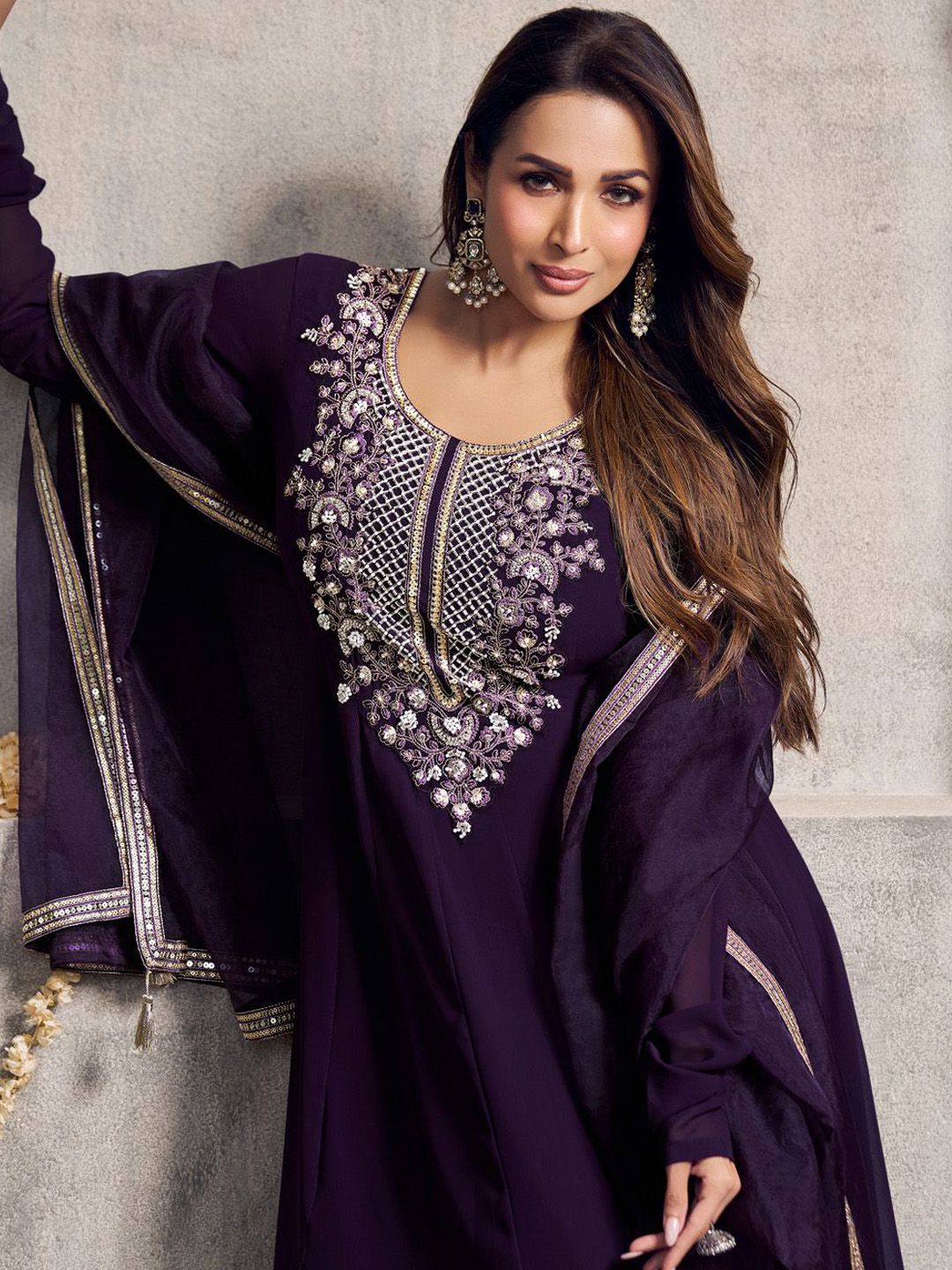 Dhiyona IN Women Floral Thread Embroidered Yoke Design Kurta Set with Dupatta