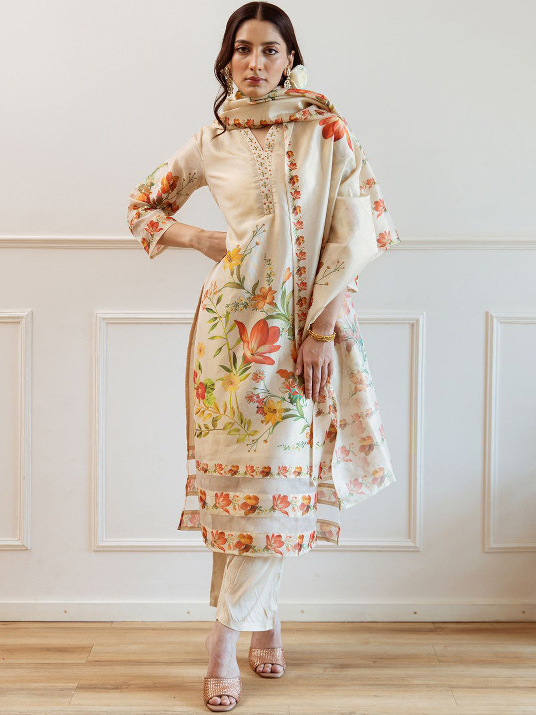 Women Floral Printed Regular Kurta with Trousers Dupatta