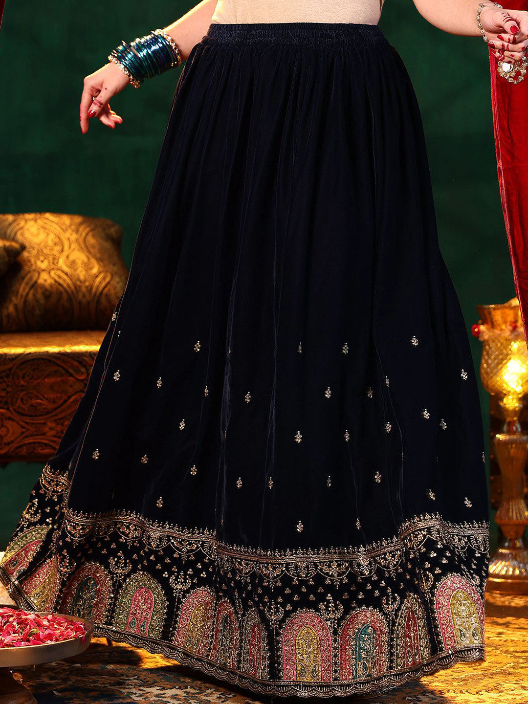 Women Solid Embroidered Kurta with Skirt & Dupatta
