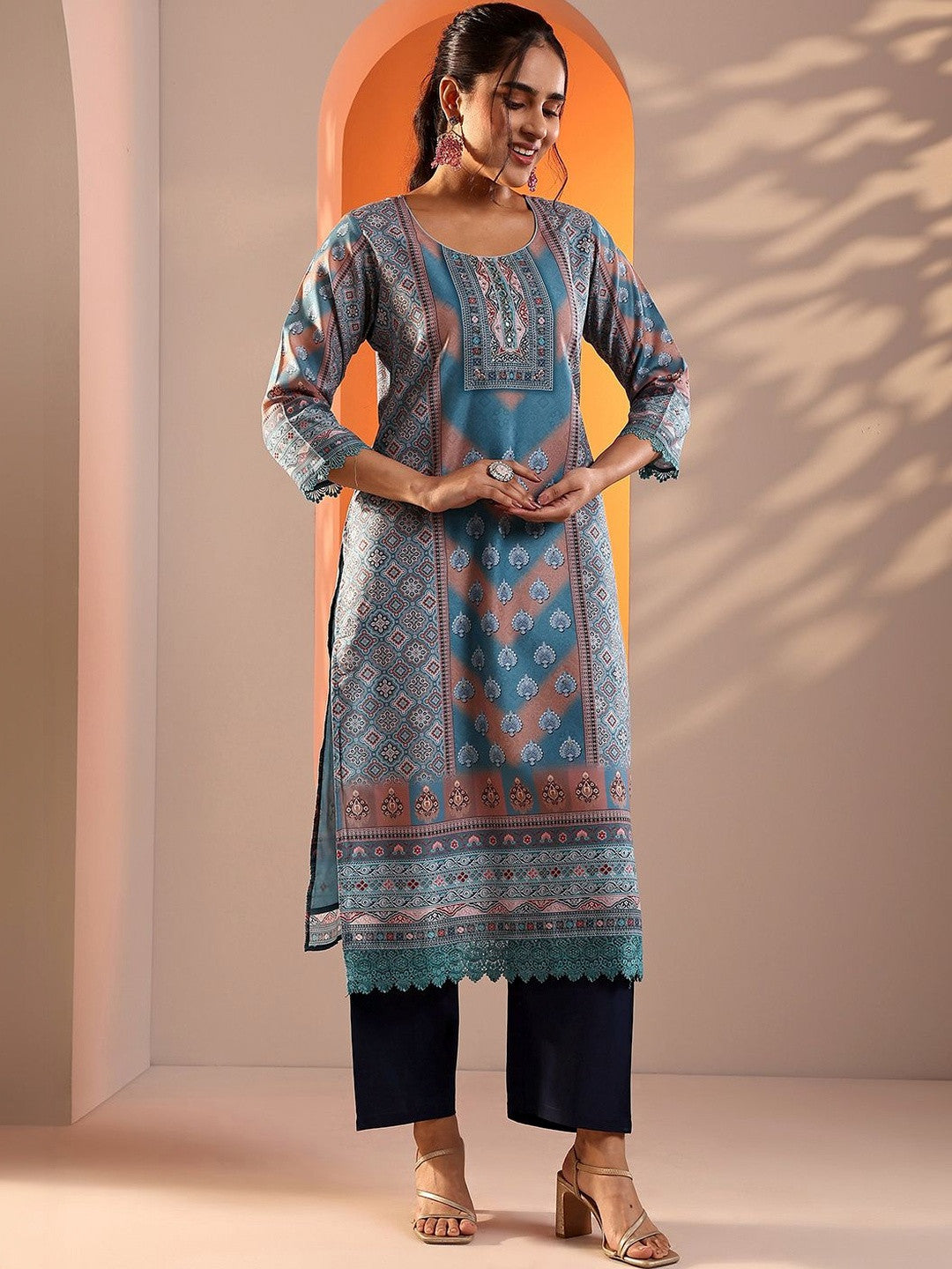 Women Ethnic Motifs Printed Regular Kurta with Trousers & With Dupatta