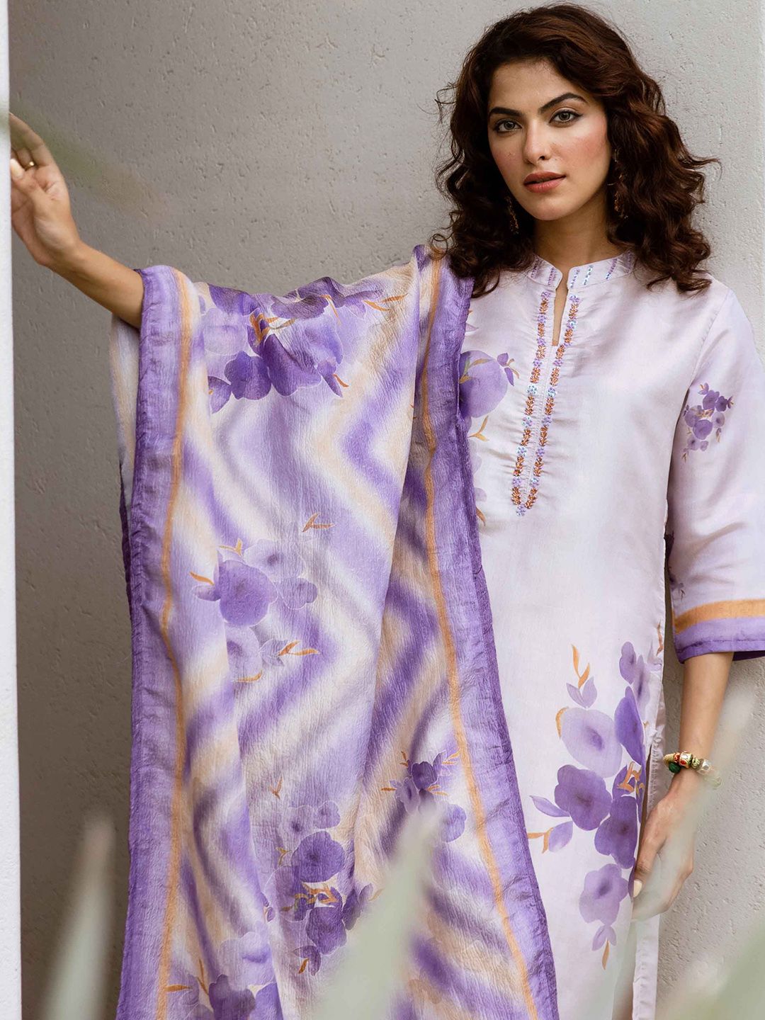 Dhiyona KL Women Floral Printed Kantha Work Chanderi Cotton Kurta with Palazzos & With Dupatta