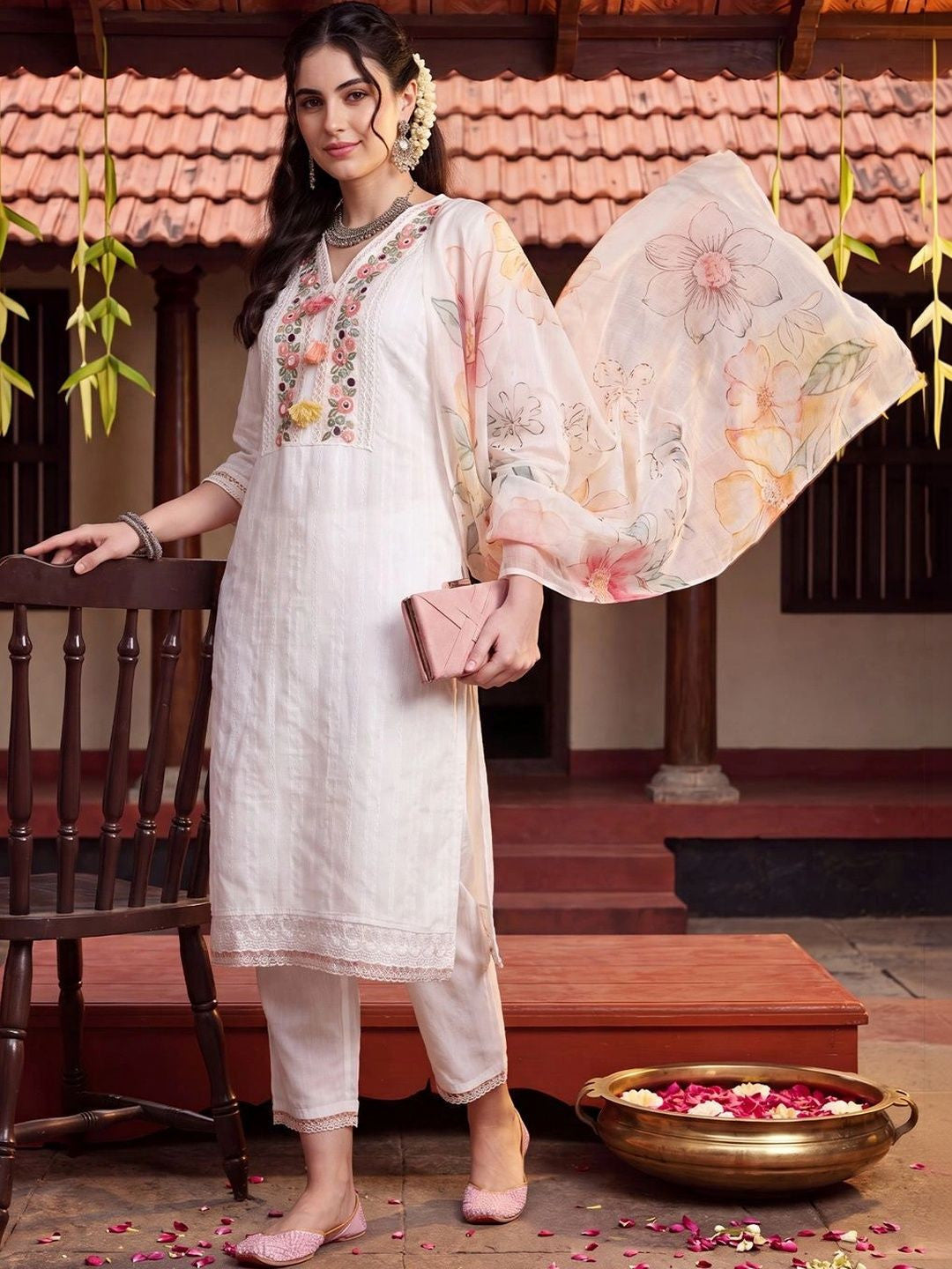 Women Floral Embroidered Regular Thread Work Pure Cotton Kurta with Trousers & With Dupatta