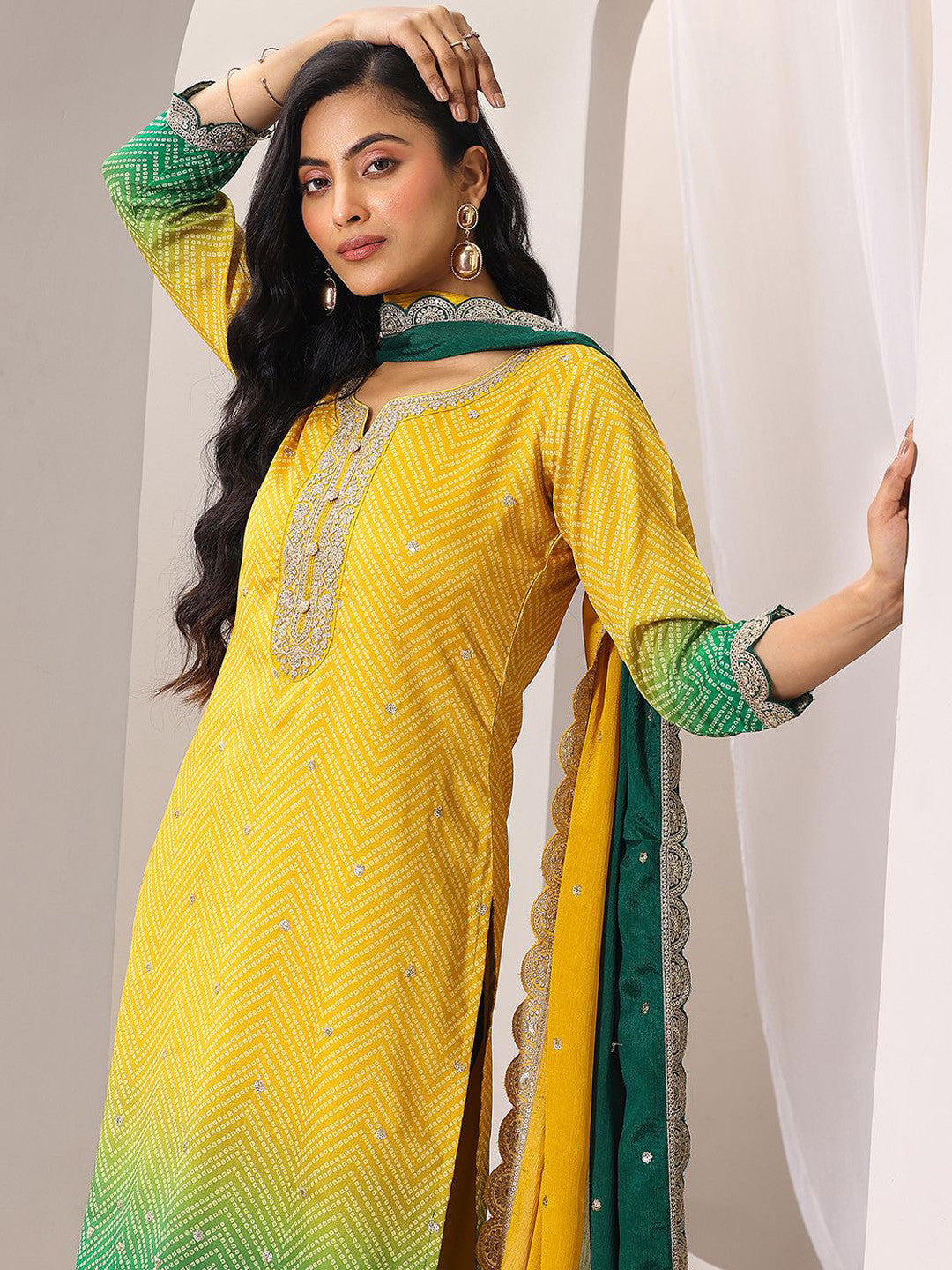Women Bandhani Printed Regular Kurta with Trousers & With Dupatta