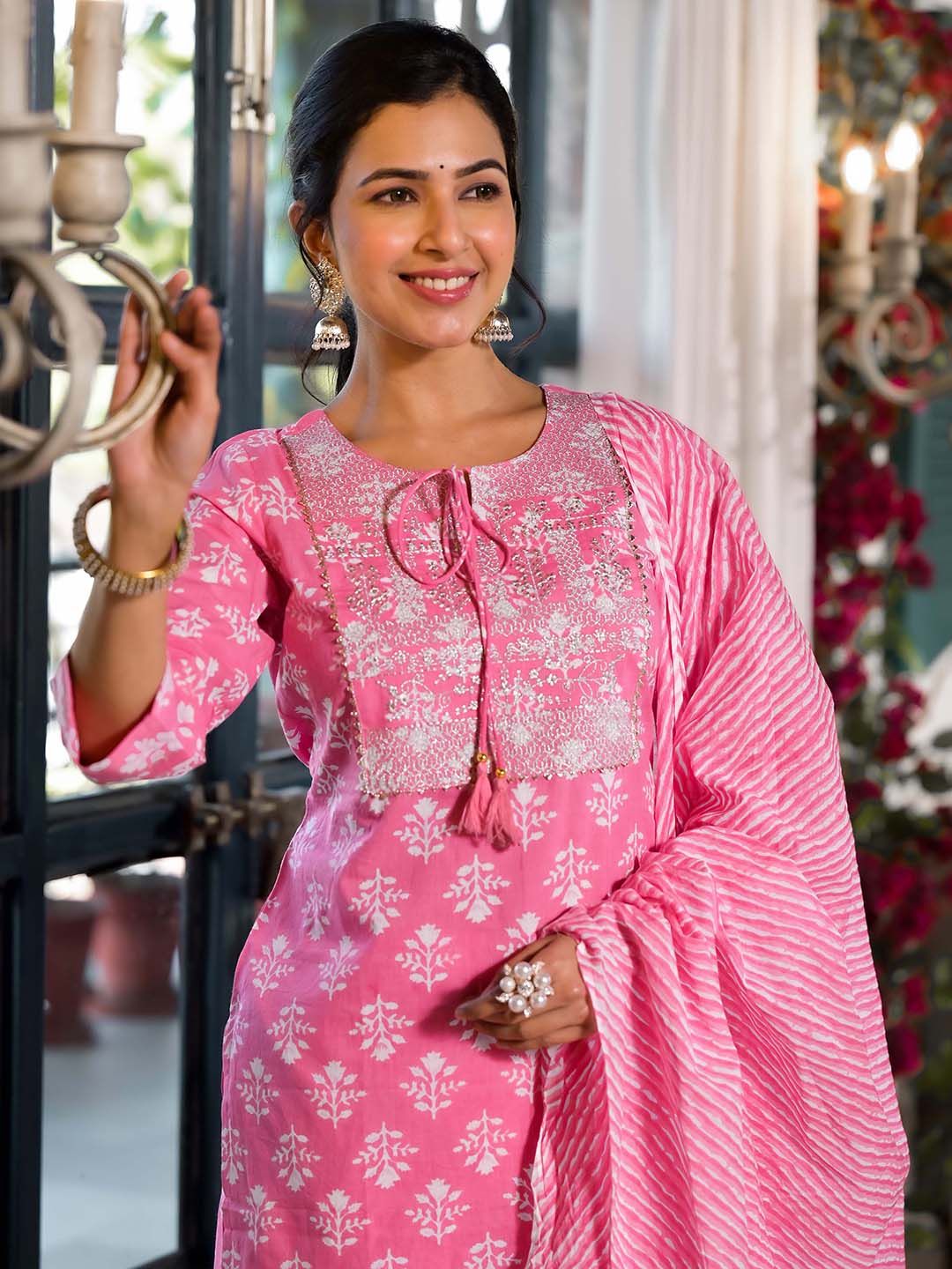 Dhiyona KL Women Plus Size Pink Floral Printed Kurta with Trousers & Dupatta