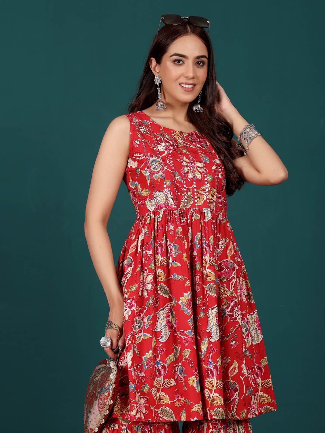 Dhiyona VA Women's Floral Embroidered Regular Thread Work Pure Cotton Kurti with Sharara