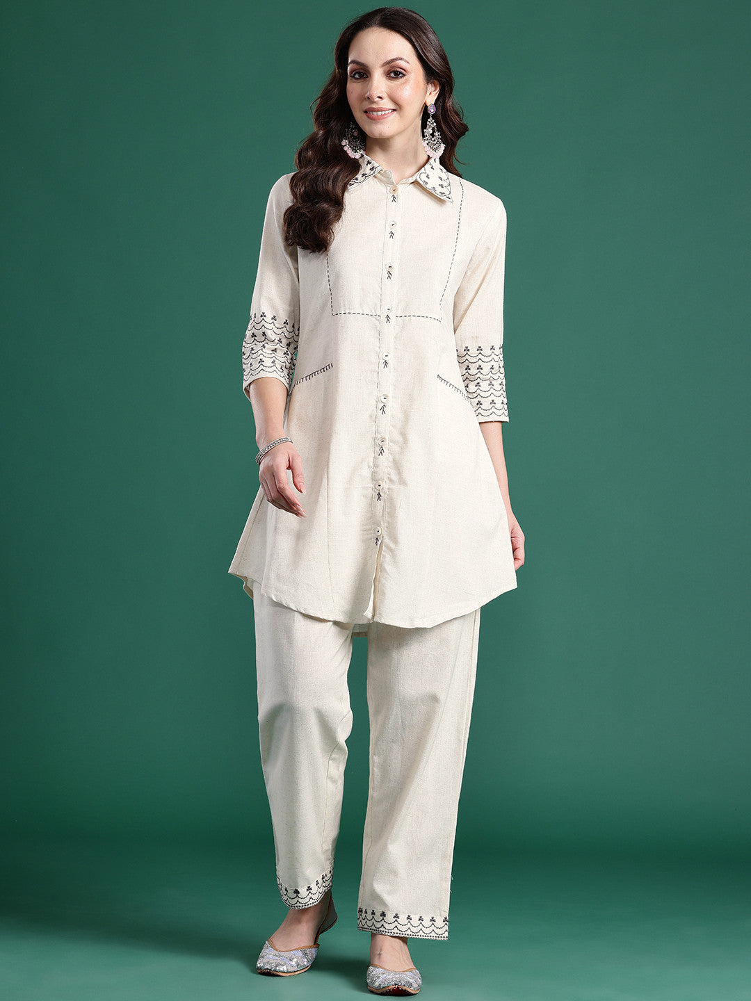 Ethnic Motifs Embroidered Thread Work Kurti with Trousers