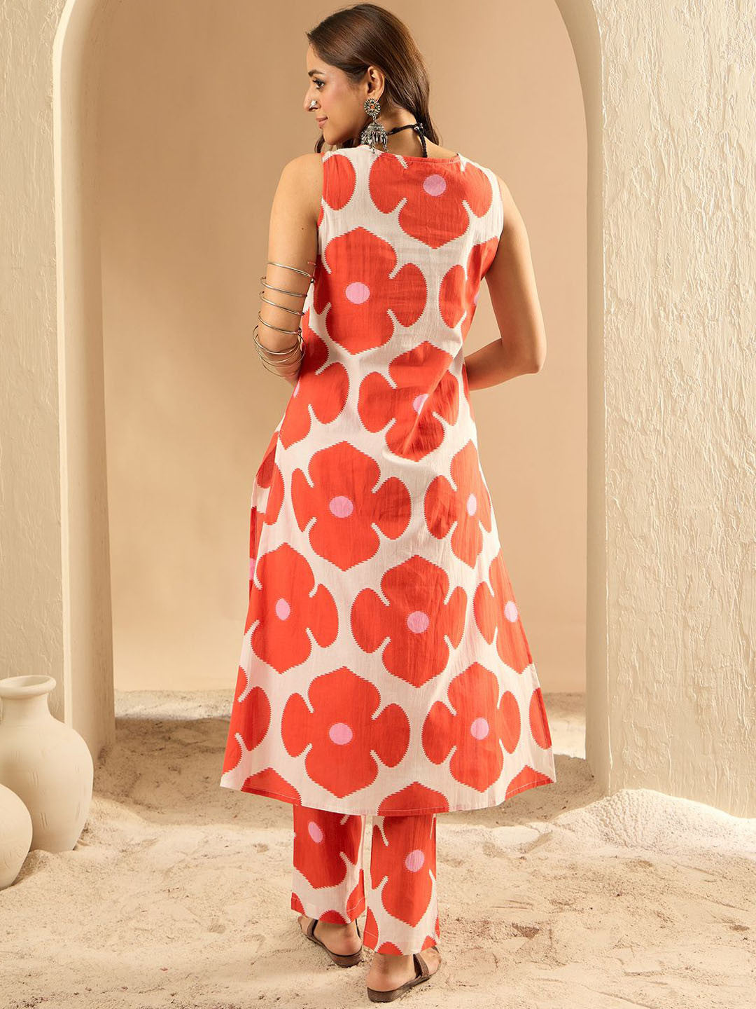 Women Floral Printed Regular Pure Cotton Kurta with Trousers