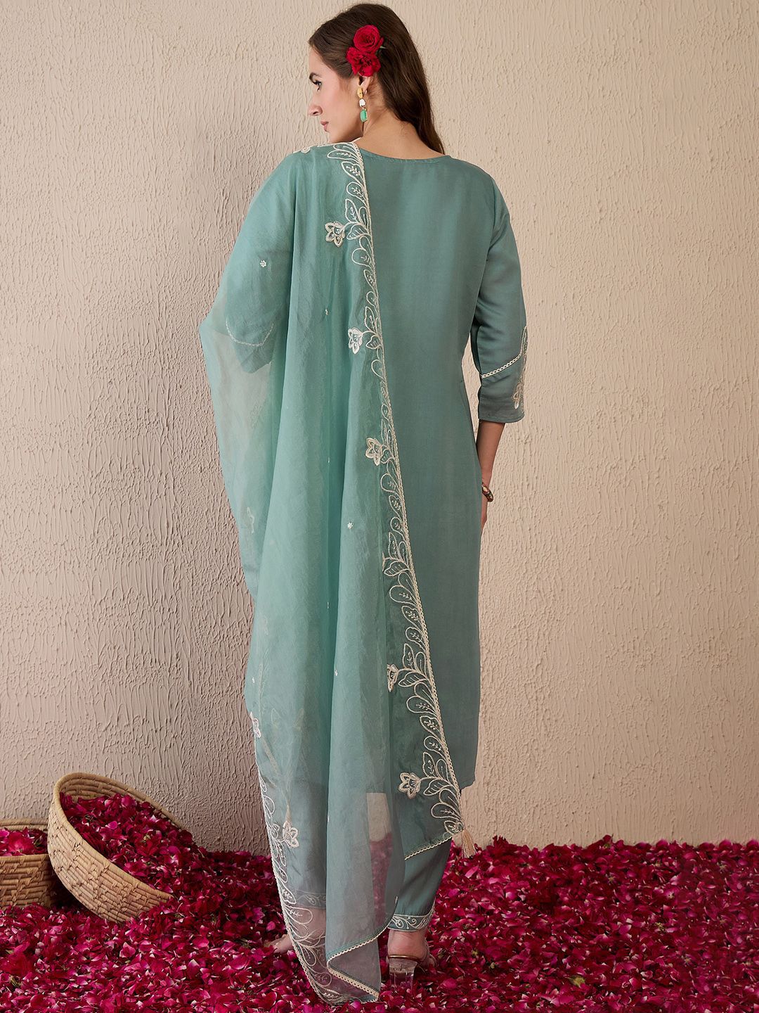 Dhiyona IE Women Floral Embroidered Regular Thread Work Kurta with Trousers & With Dupatta