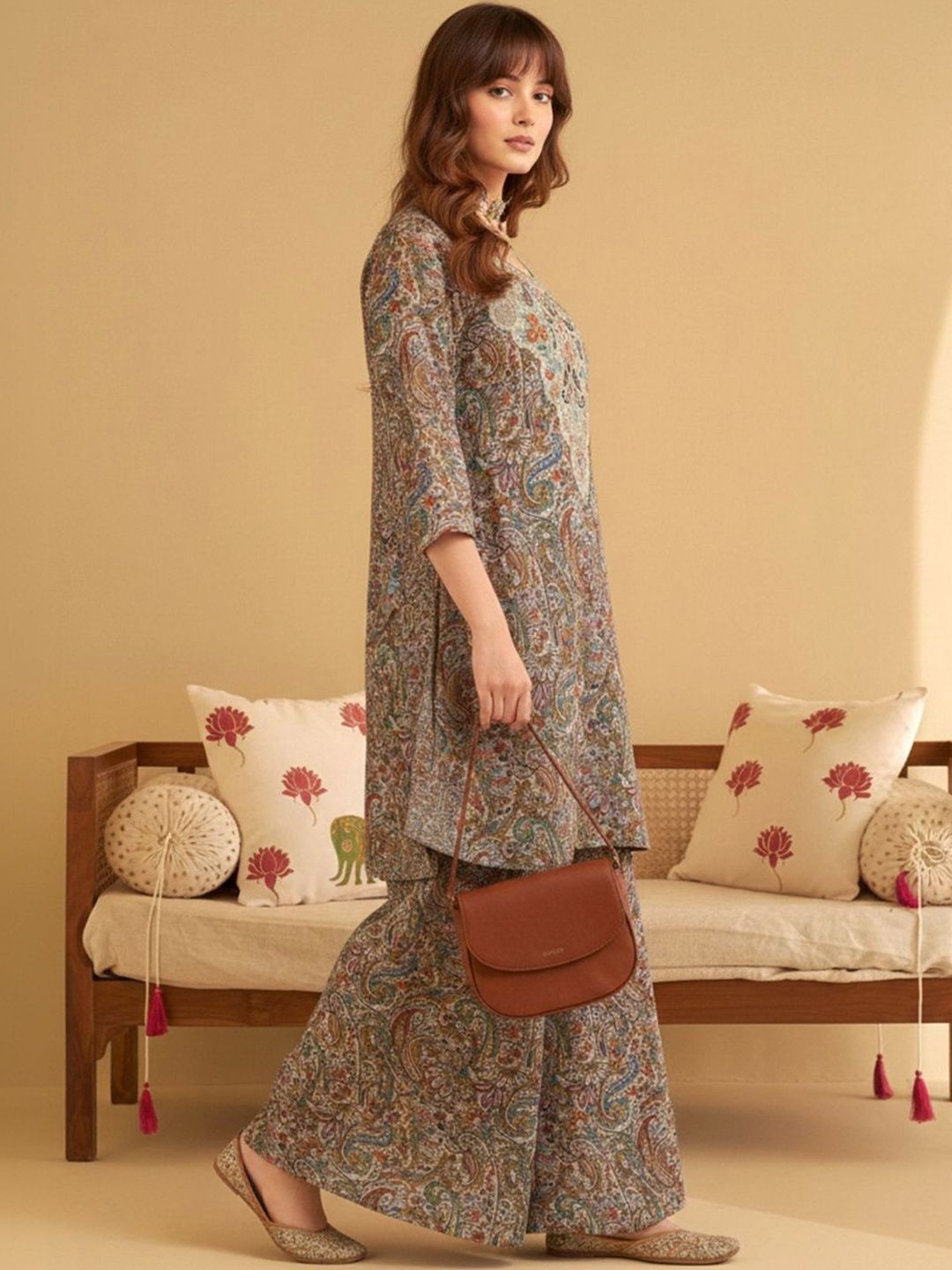 Dhiyona CH Women Paisley Printed Regular Thread Work Kurta with Palazzos