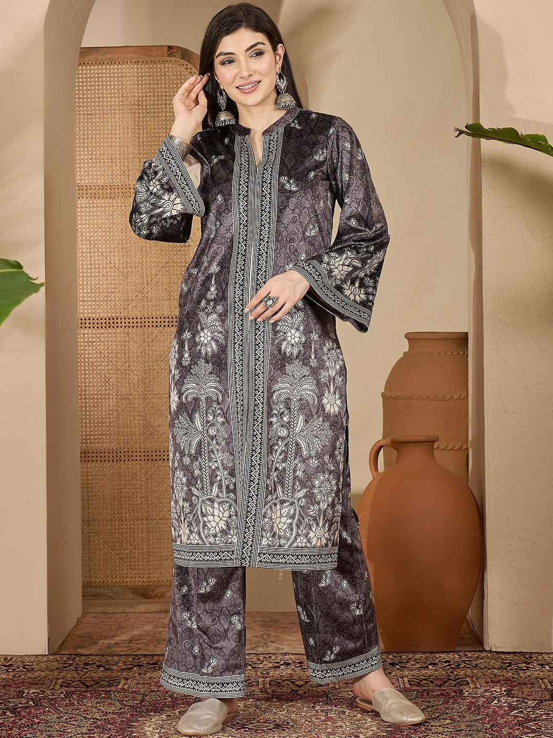 Winter Printed Velvet Mandarin Collar Straight Kurta & Trousers