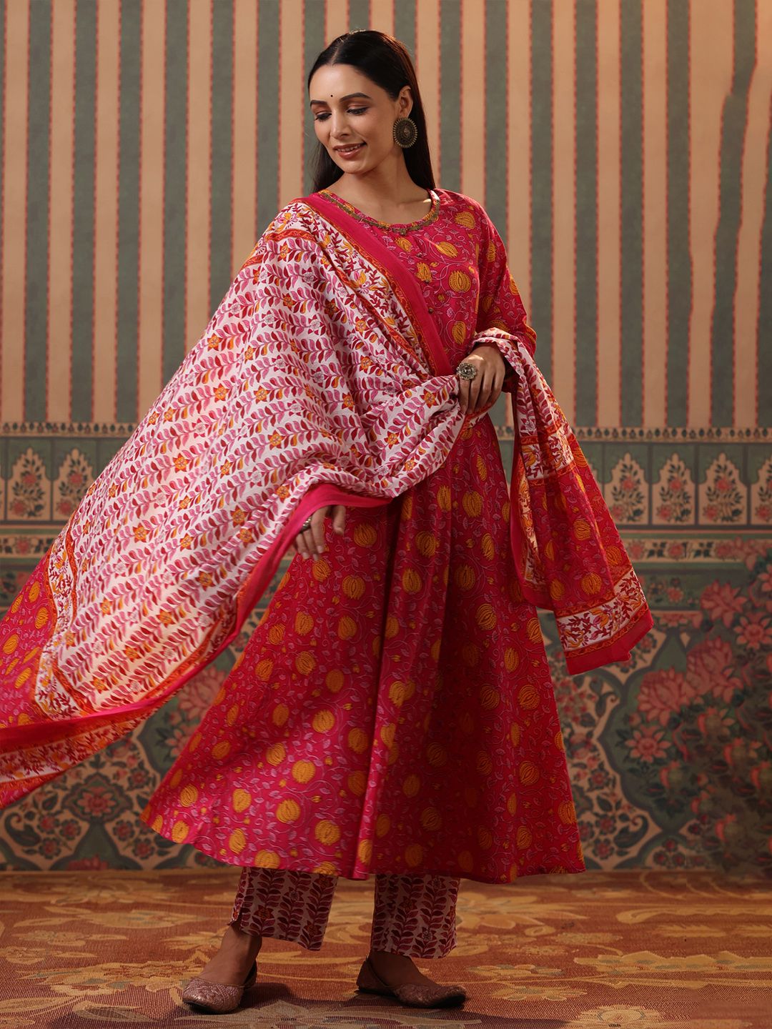 Dhiyona RR Women's Fuchsia Floral Printed Pure Cotton Kurta with Trousers & With Dupatta