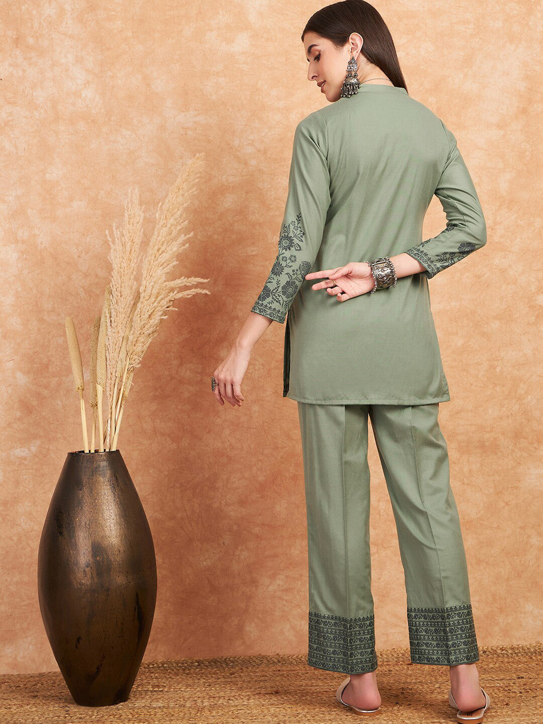 Woven Design Winter Pashmina Kurti With Trousers