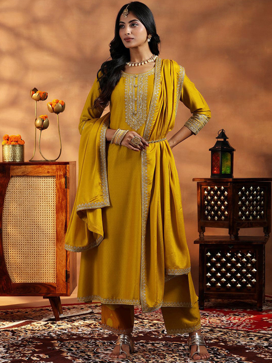 Floral Yoke Design Regular Zari A Line Kurta with Trousers & Dupatta