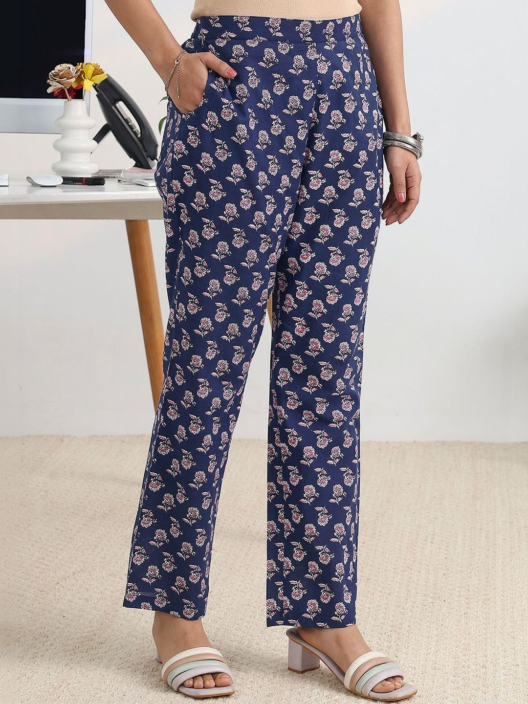 Women Floral Printed Panelled Kurta with Trousers & With Dupatta