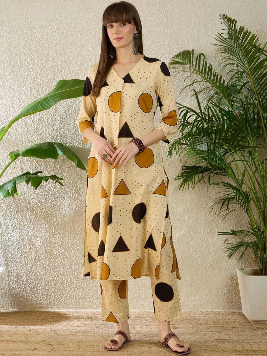 Dhiyona IE Printed V-Neck Three-Quarter Sleeves Pure Cotton Top With Trousers