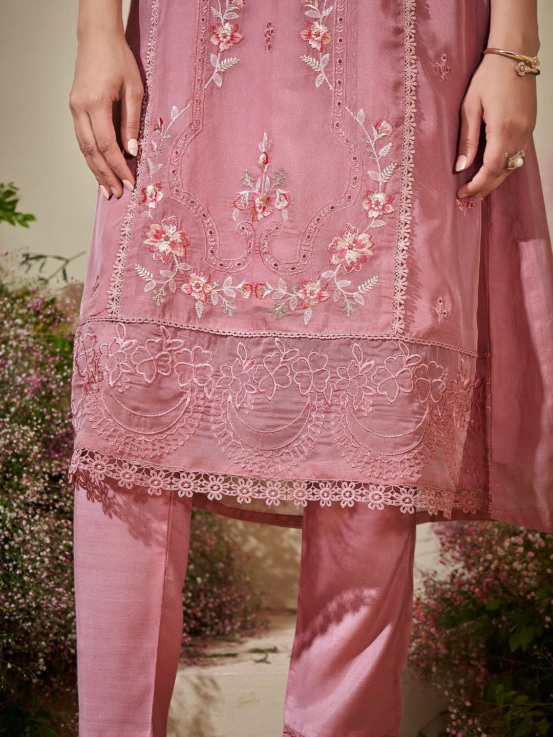 Dhiyona IS Women's Women Floral Embroidered Regular Kurta with Trousers & With Dupatta