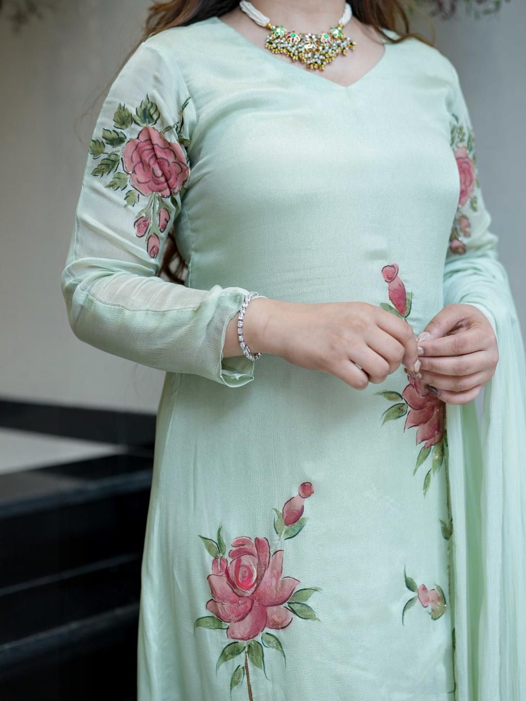 Dhiyona KL Women Green Silk Chiffon Printed Kurta Sets