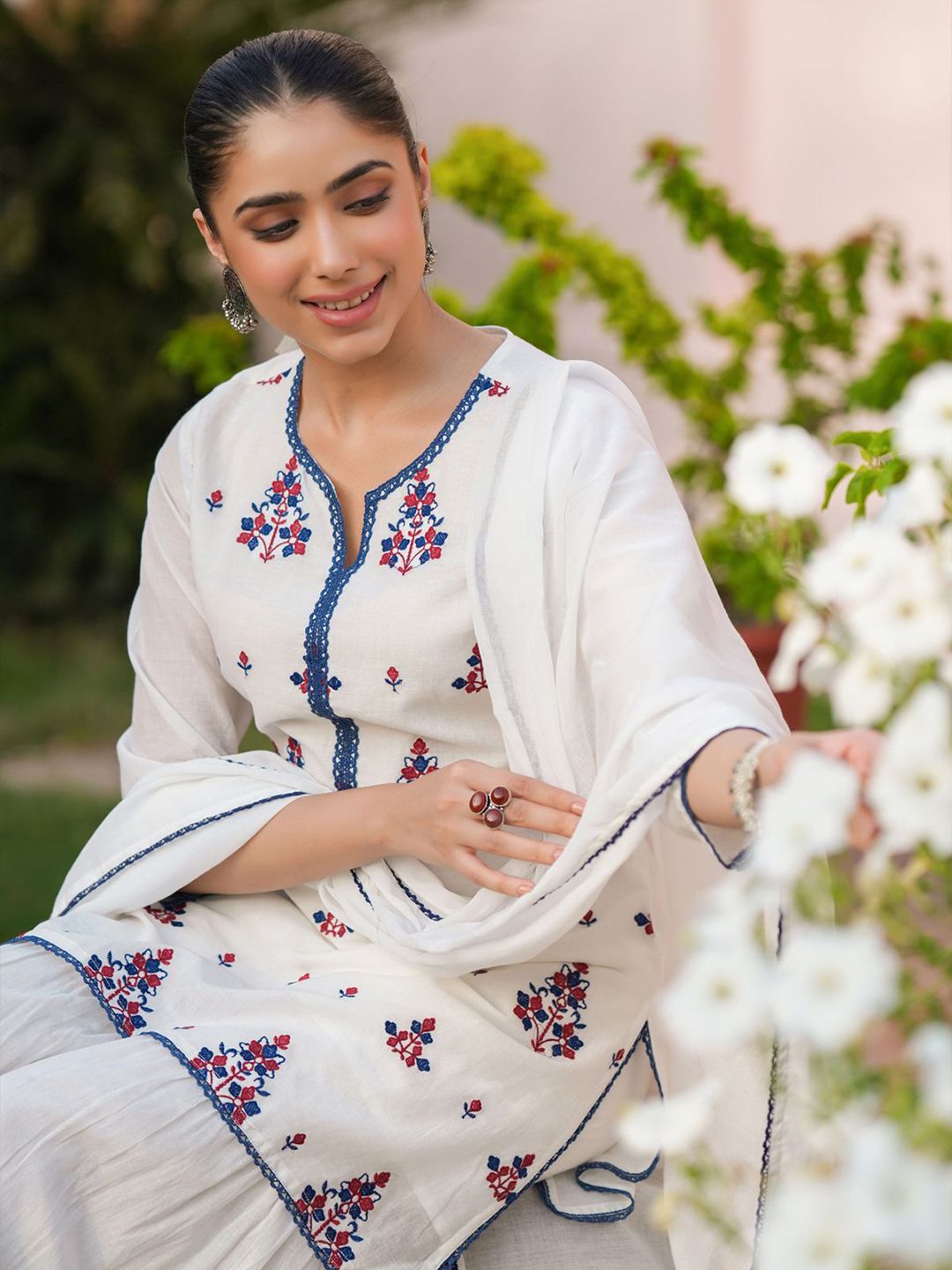 Dhiyona SC Women Embroidered Thread Work Pure Cotton Kurti with Sharara & With Dupatta
