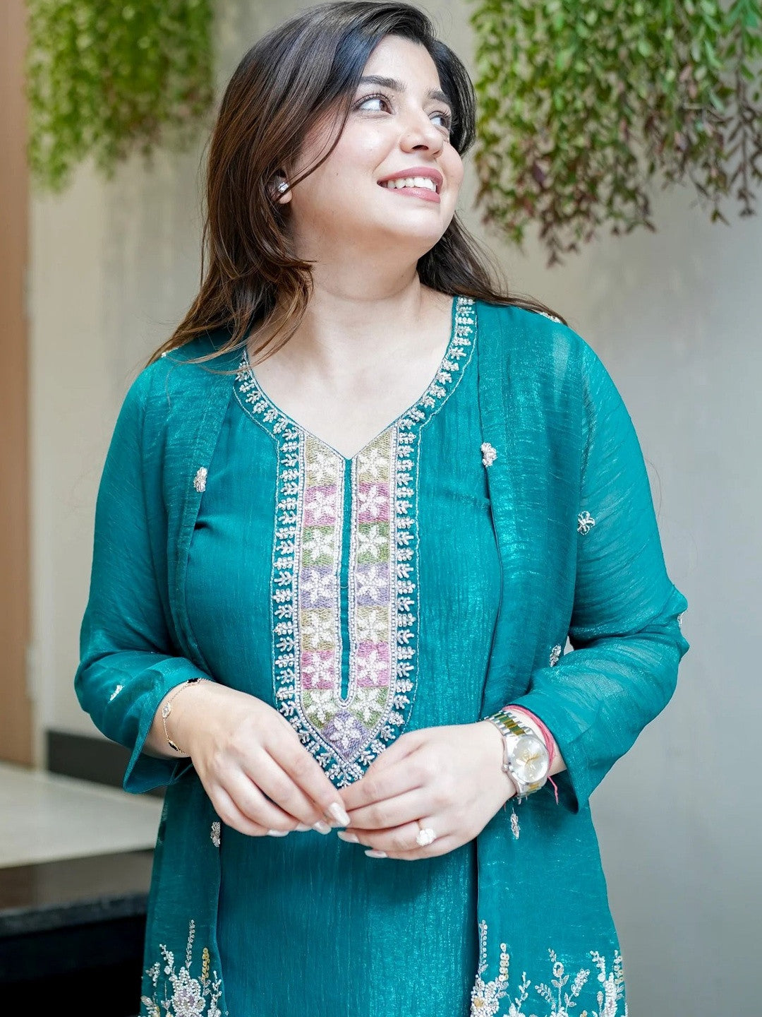 Women Ethnic Motifs Embroidered Regular Thread Work Kurta with Trousers