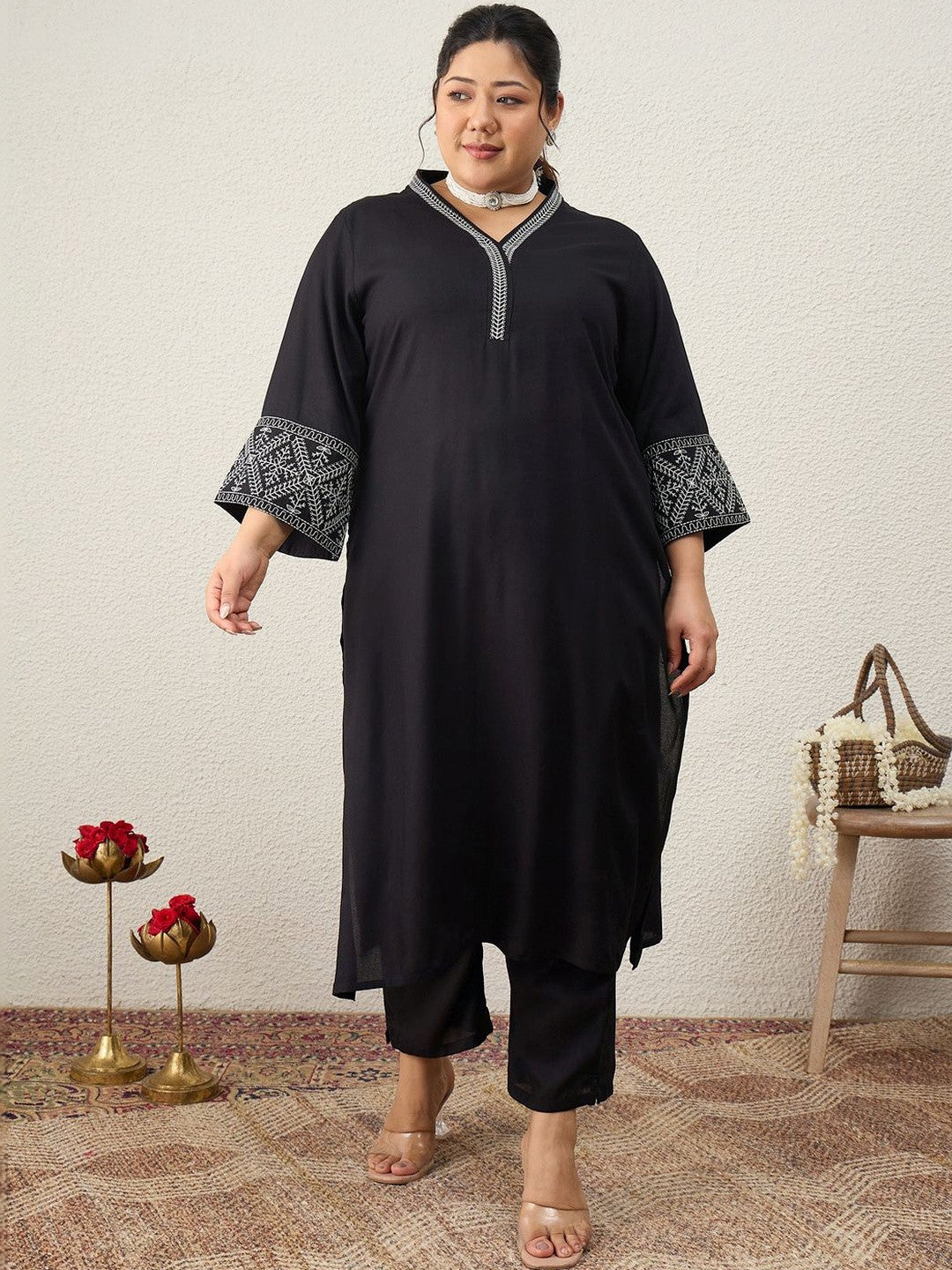 Plus Size Ethnic Motifs Embroidered Regular Thread Work Kurta with Trousers