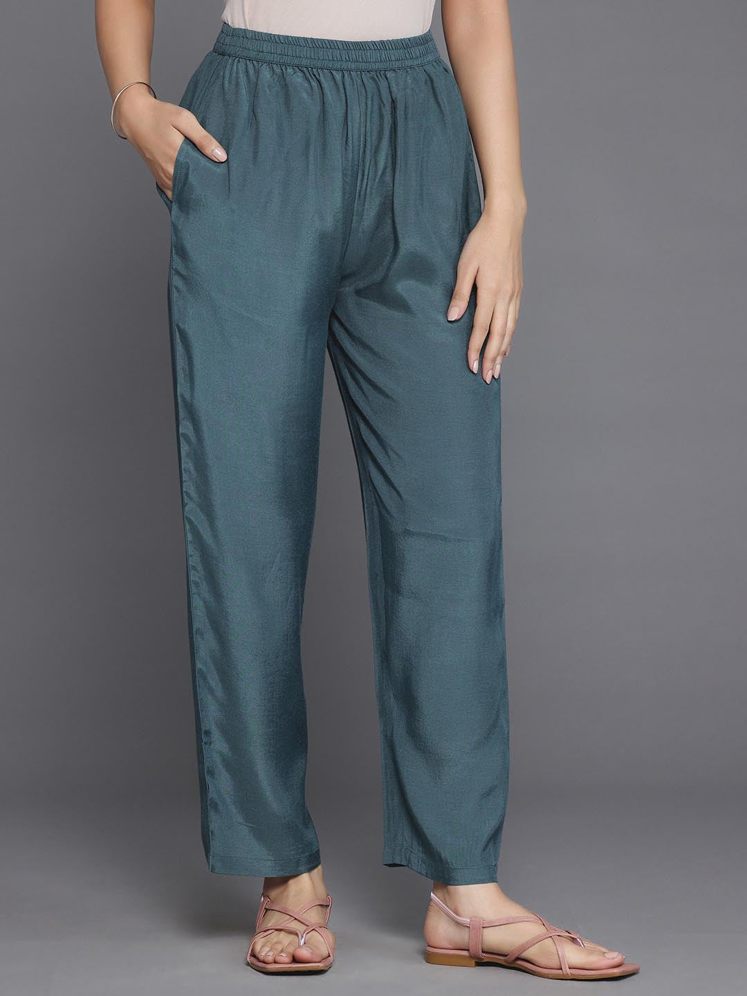Women Ethnic Motifs Printed Kurta with Trousers & Dupatta