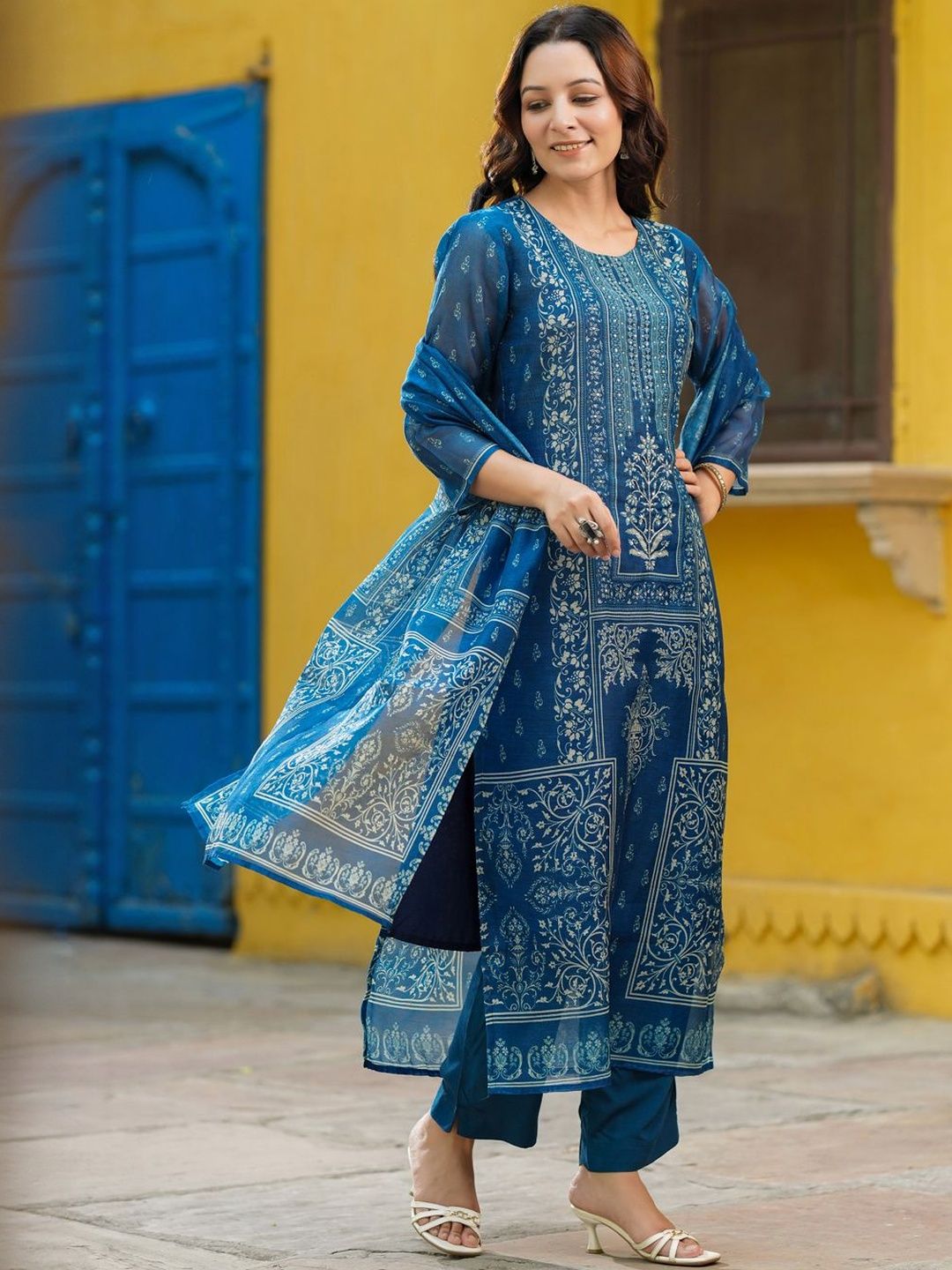 Dhiyona RR Women's Ethnic Motifs Printed Kurta with Trousers & Dupatta