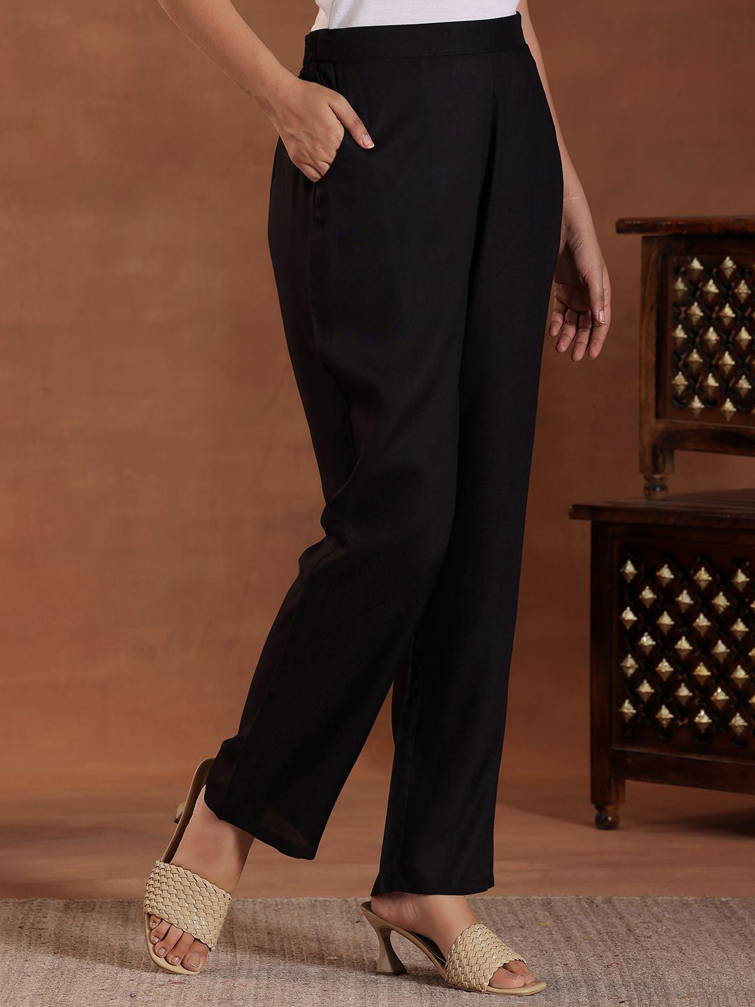 Women Yoke Design Pleated Thread Work Kurta with Trousers